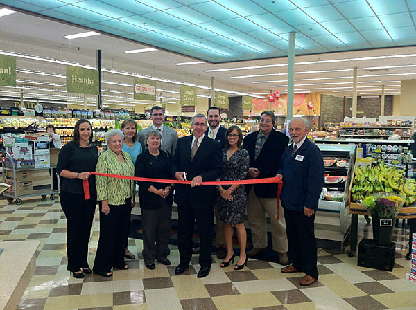 Ribbon cutting of remodeled Geisslers's Warehouse Point Store